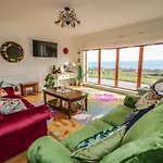 Millers Lane House Holiday home Aught Upper