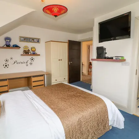 Millers Lane House * Aught Upper