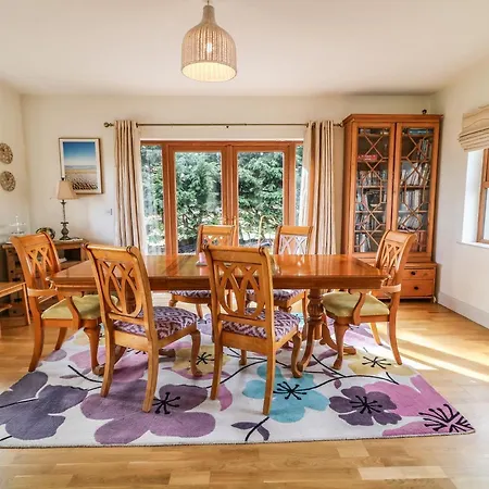 Millers Lane House * Aught Upper