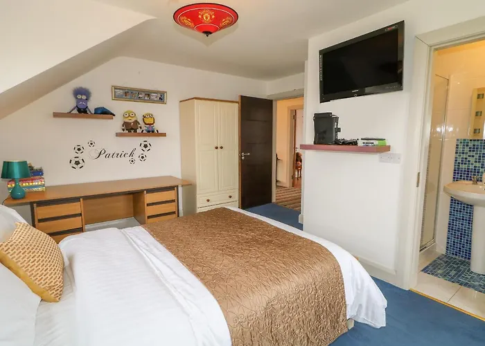 Millers Lane House * Aught Upper