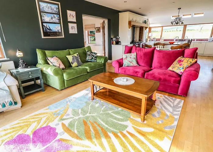 Millers Lane House * Aught Upper